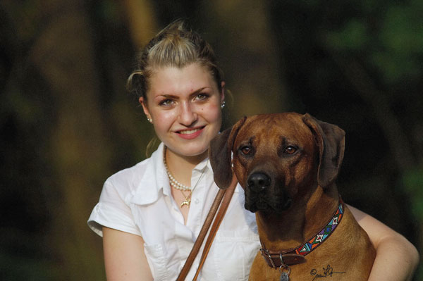 Stella Katharina Strackbein mit ihrem Rüden "Balou"